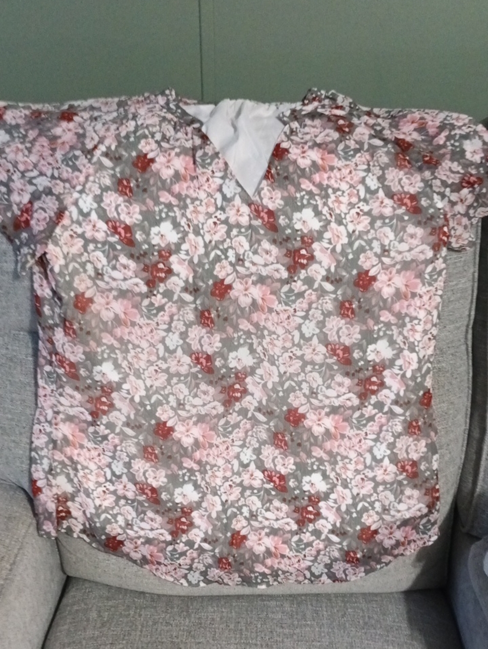 Floral V-Neck Women’s Blouse in Gray and Pink